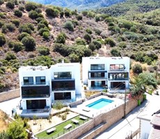 Alsancak'ta Plaja ve Milli Parka Yakın Konumda Harika Dağ & Deni