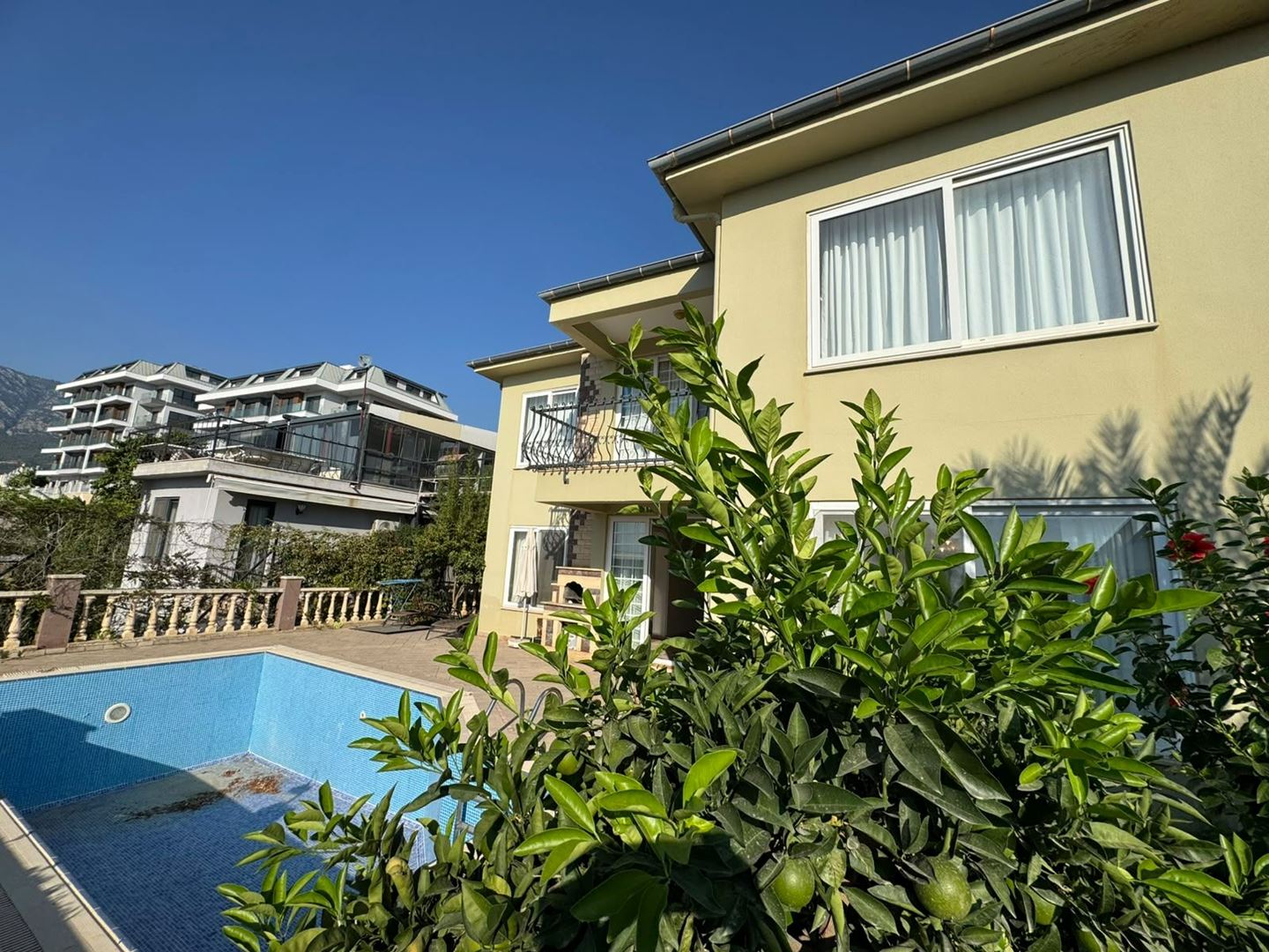 ALANYA KARGICAKTA MÜSTAKİL HAVUZLU 3+1 EŞYALI VİLLA · 33 · Fotoğraflar