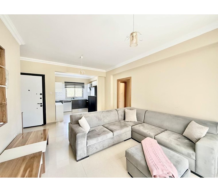  Girne Merkez Piabella Otel Bölgesinde Kiralik 2+1 full eşyalı daire