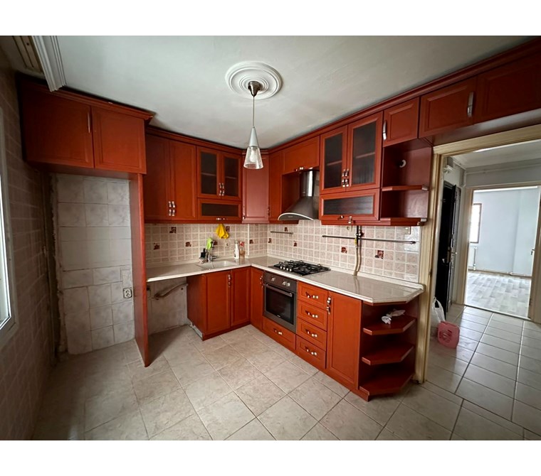 KARŞIYAKA GONCALAR MAHALLESİ KİRALIK 3+1 DAİRE
