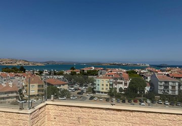 ALTIN EMLAKTAN AYVALIKTA SATILIK DENİZ MANZARALI 4+1ÇATI DUBLEKS