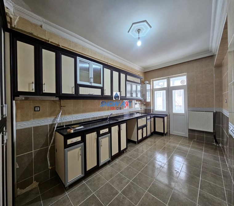 SNOWART GM'den KAYAKYOLU'nda SATILIK 3+1 ARAKAT DAİRE