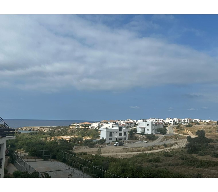 Girne Esentepede Teraslı Deniz Manzaralı Penthouse