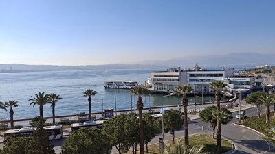 KARŞIYAKA İSKELESİ KARŞISI YALI DAİRESİ