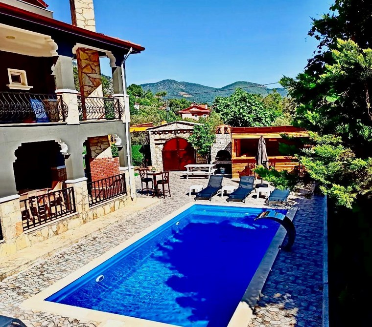 Göcek’te Özel Havuzlu, Kat Mülkiyetli, Full Eşyalı Villa – Hem Yaşam Hem Yatırım İçin Eşsiz Fırsat