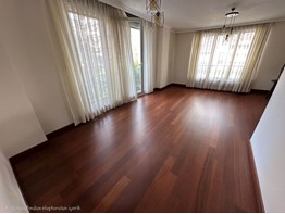 Caddebostan Sahil Göztepe Parkı Karşı Sokağında 3+1