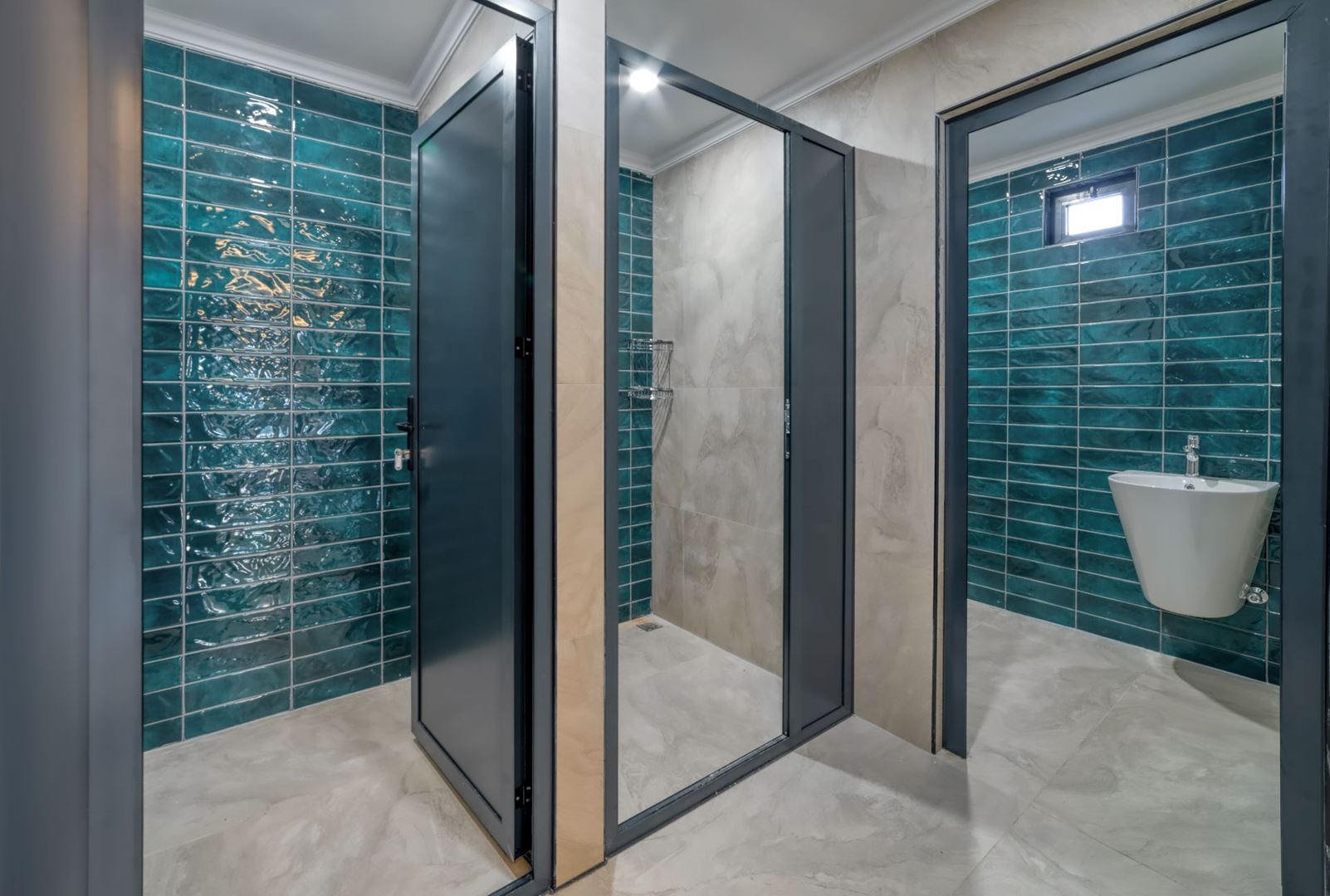 ALANYA GÜLLERPINARI’NDA MERKEZİ KONUMDA ULTRA LÜKS EŞYALI 2+1 SATILIK DAİRE · 32 · Fotoğraflar