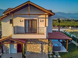 SOĞUCAK'TA DOĞA MANZARALI MÜSTAKİL HAVUZLU 3+1 MÜSTAKİL VİLLALAR