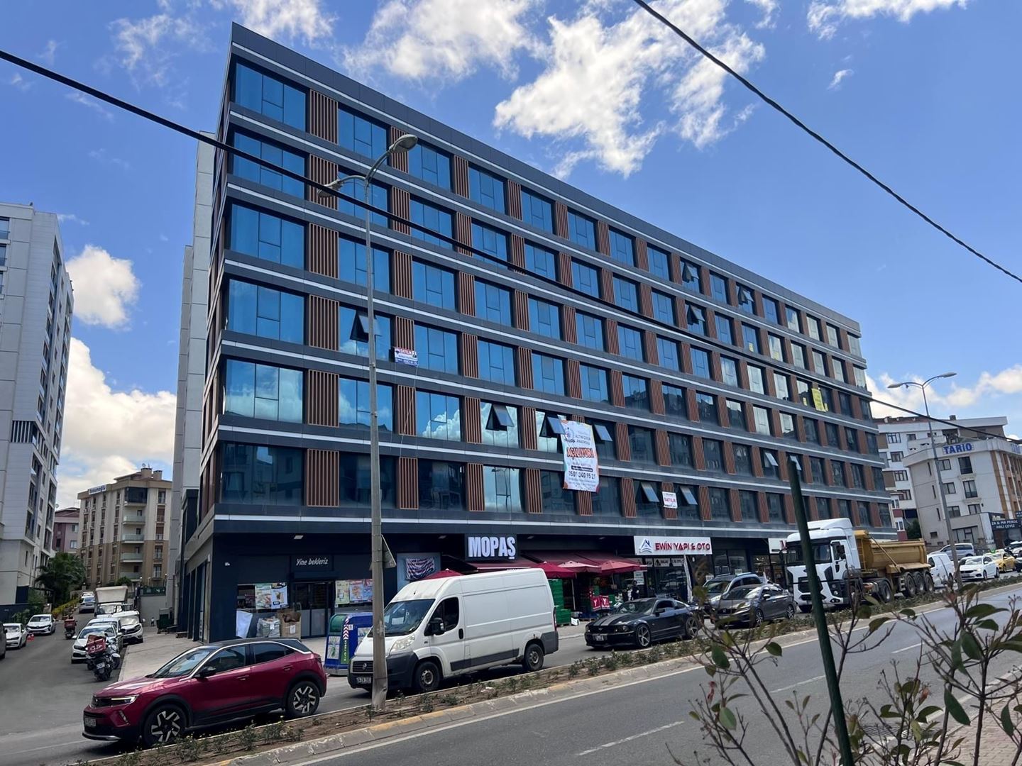 ŞENER GYD'DEN AYDINLI'NIN EN İYi CADDESİNDE OFİS
