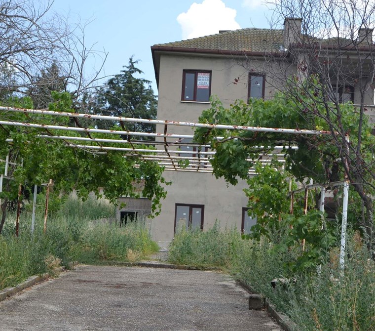 Kırklareli Babaeski Pancar Köyde Satılık Arsa İçinde Üç Katlı Villa