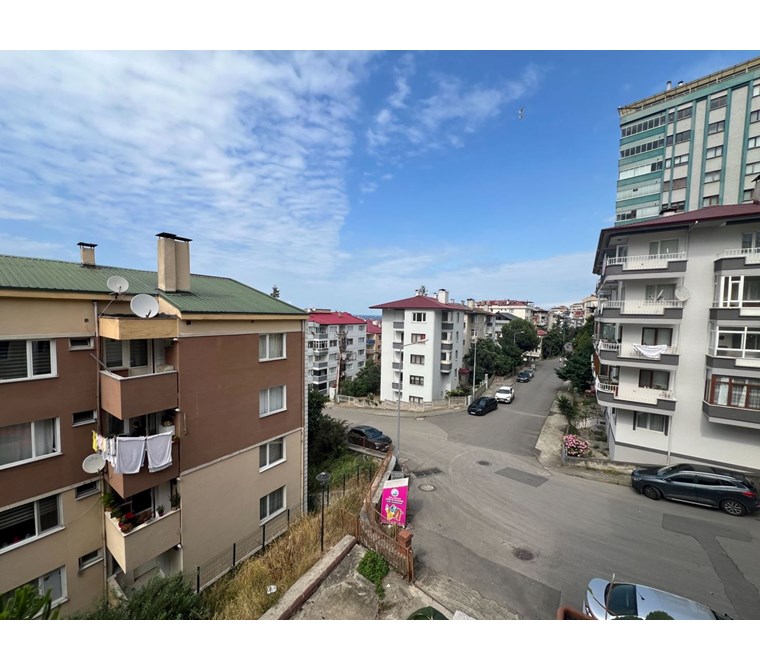 Trabzon Ortahisar 2 Nolu Beşirli'de Deniz Manzaralı, Site İçinde 3+1 Daire