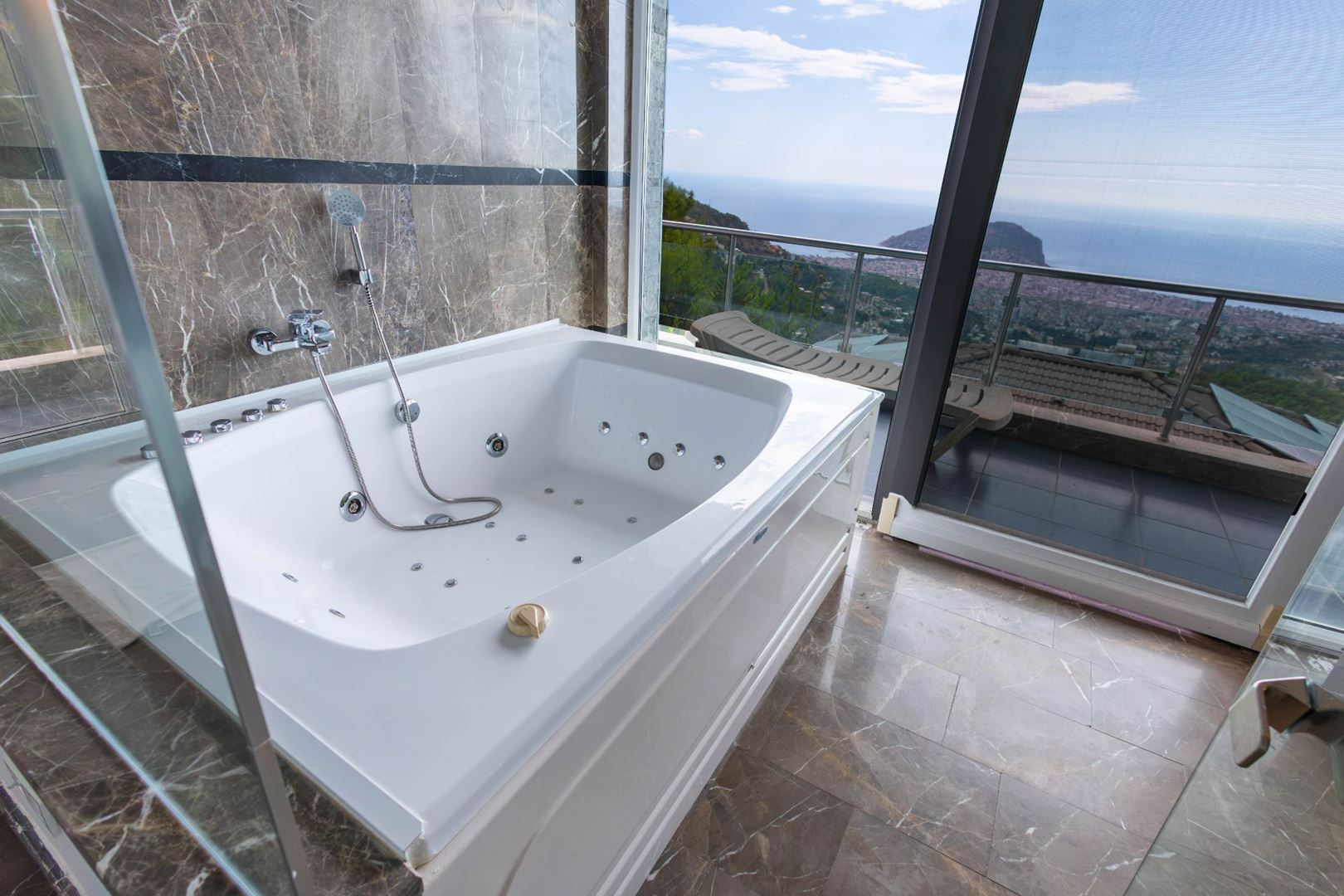 LUXURY 4+1 DETACHED VILLA WITH PRIVATE POOL & PANORAMIC SEA VIEW IN ALANYA TEPE
