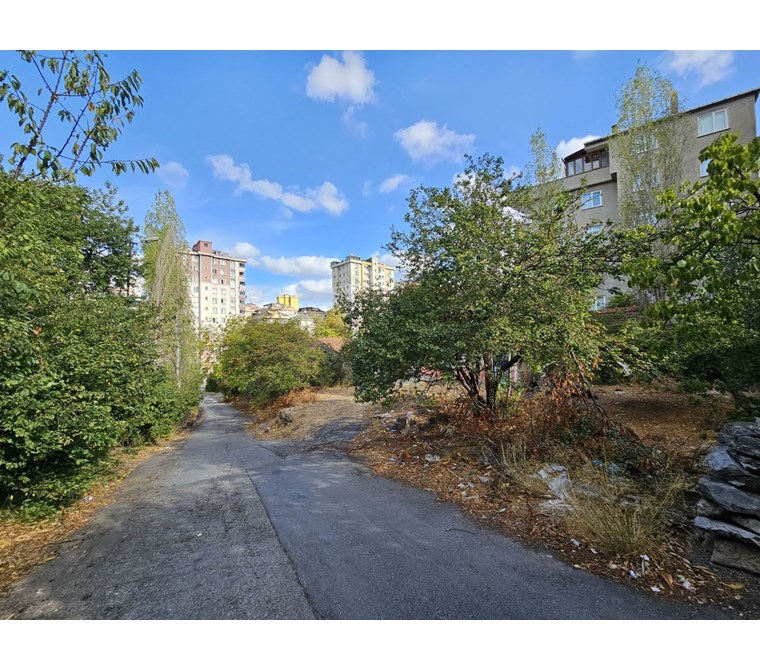 ÜMRANİYE FİNANSKENTTE 334 M² SATILIK İMARLI ARSA