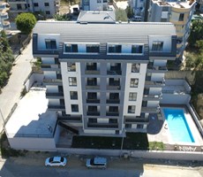 Avsallar’da Yeni Binada Havuzlu Site İçinde Özel Tasarımlı 1+1