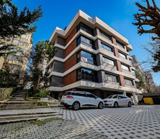 ETİLER AKATLARDA İYİ KONUMDA KİRALIK OFİS / İŞYERİ