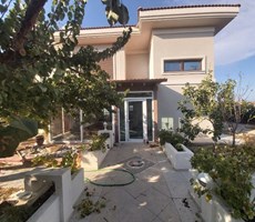 İzmir Çeşme Dalyan Deniz Manzaralı Geniş Bahçeli Müstakil Villa