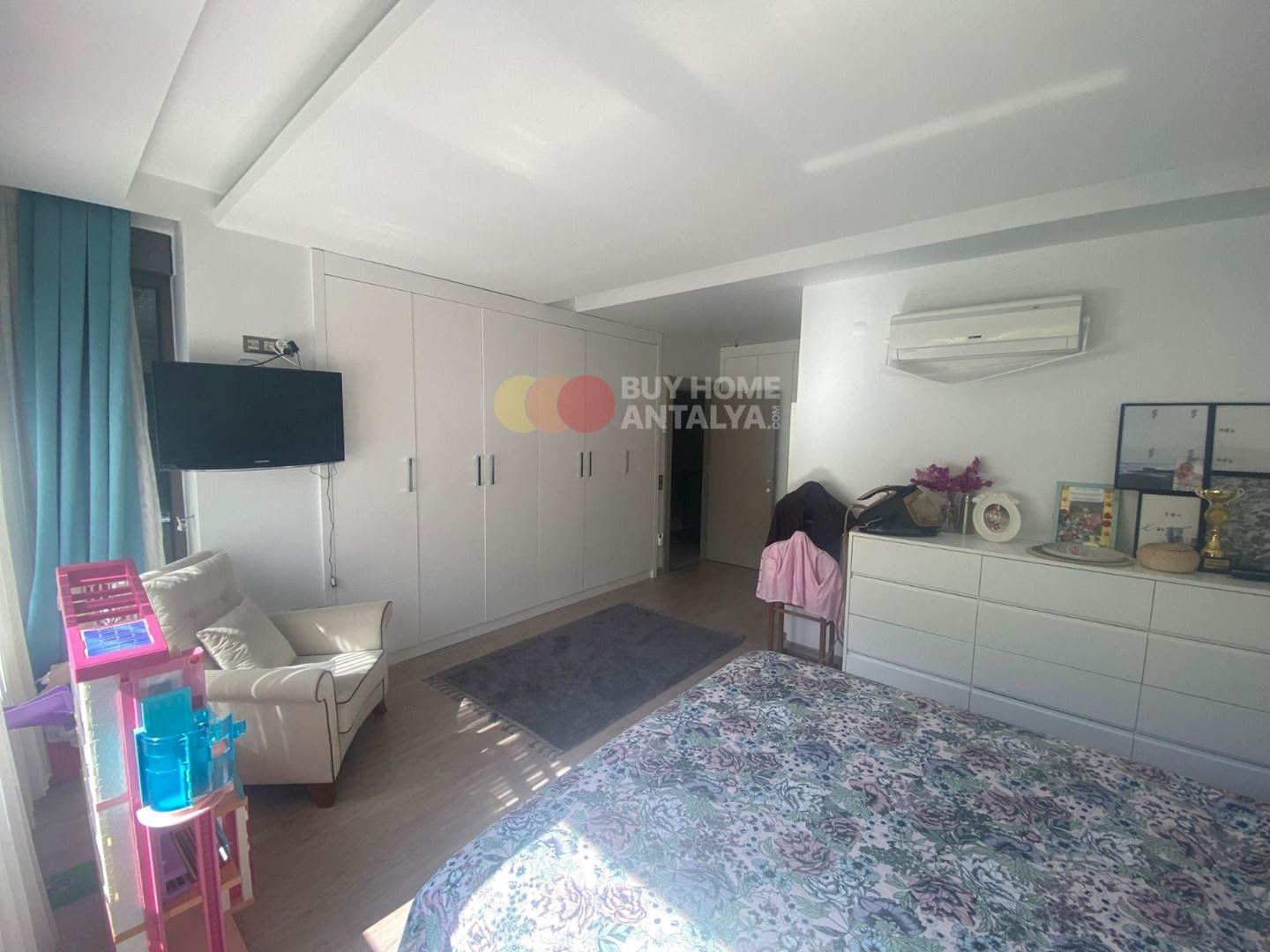 Property-photo