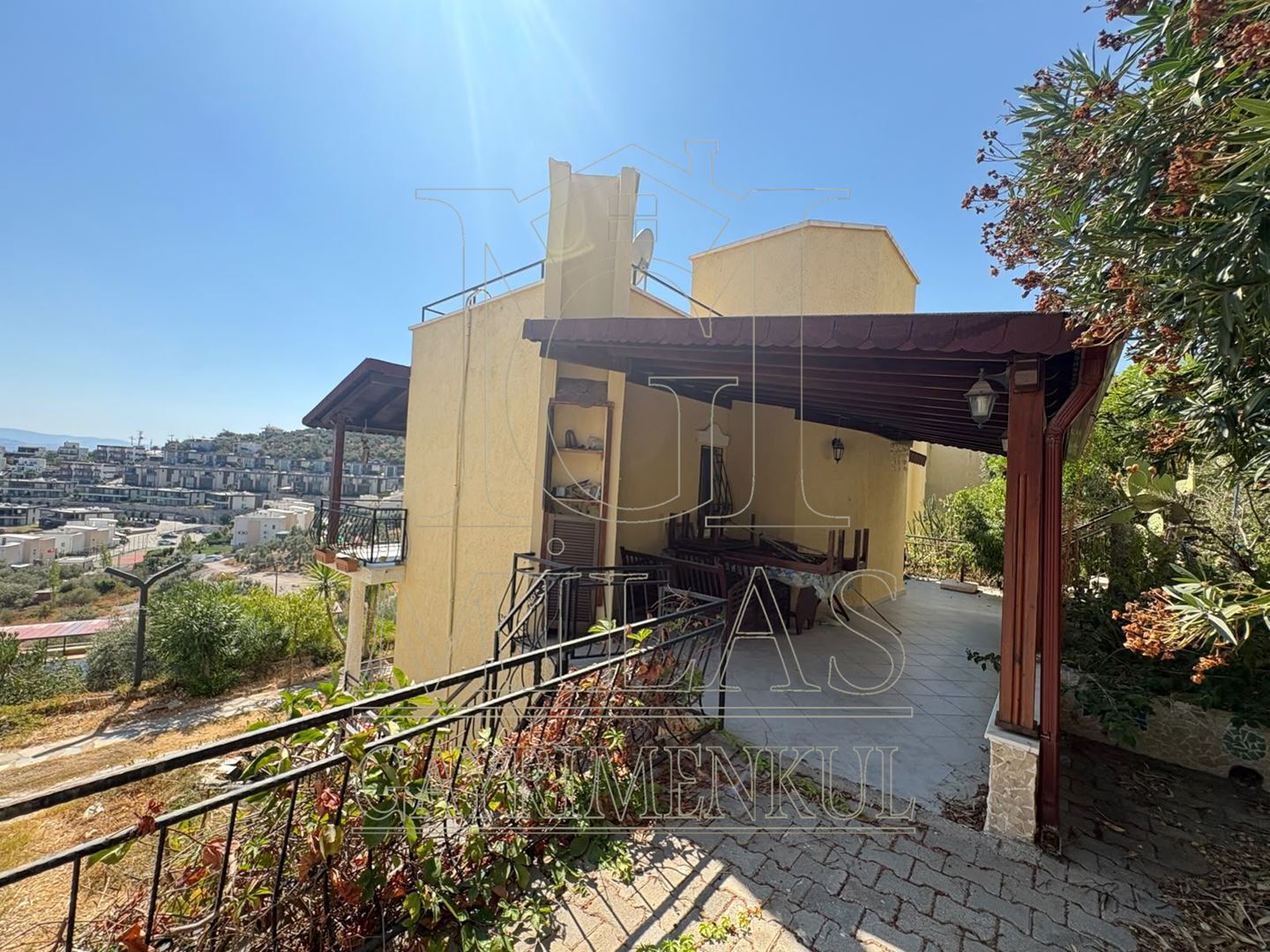 Property-photo