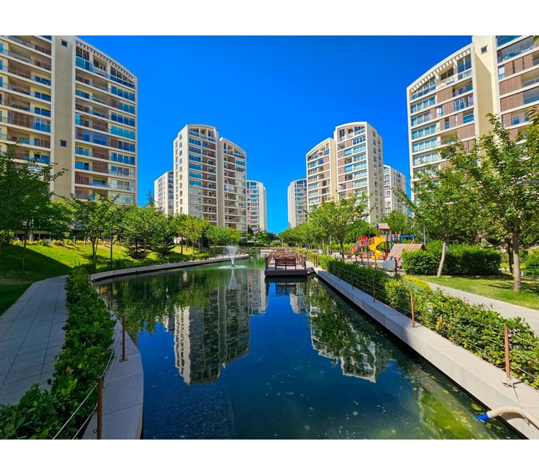 RESİM İSTANBUL SİTESİ KİRALIK 2+1 BÜYÜK DAIRE 2 BALKON