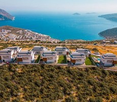 KAŞ KALKAN’DA 5000 M² TEK TAPU ARSA ÜZERİNDE 9 ADET MÜSTAKİL HAVUZLU VİLLA – TOPTAN SATIŞ FIRSATI
