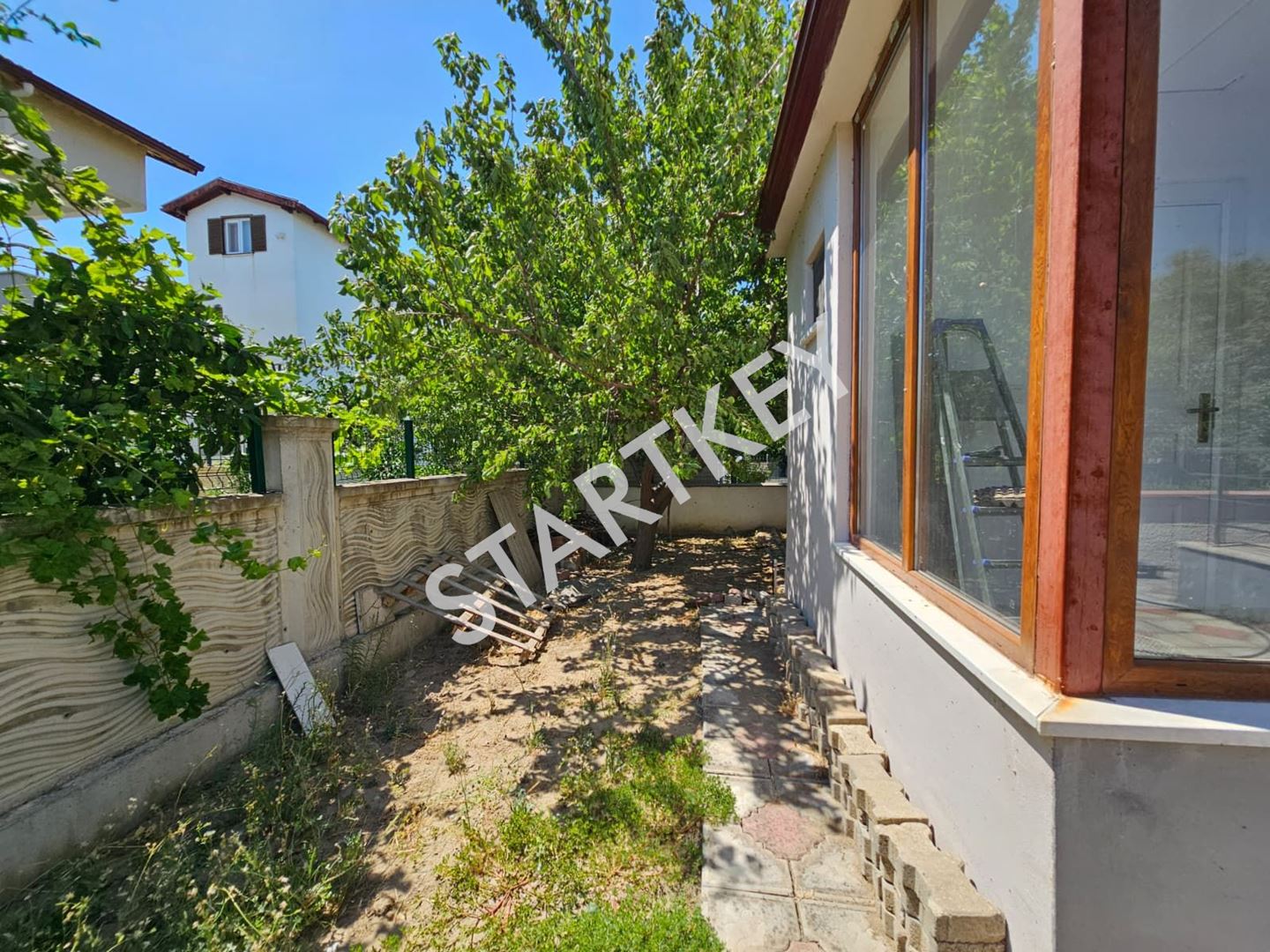 Property-photo