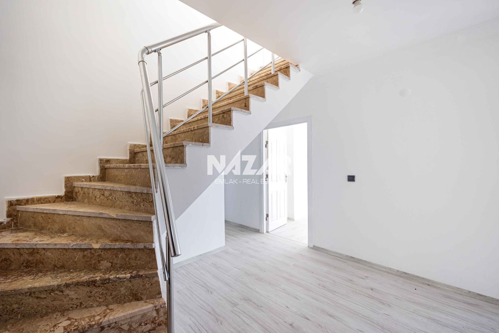 Alanya Cikcilli’de Satılık 4+1 Dubleks Daire - 200 m2 · 14