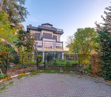 BAŞAKŞEHİR 4 ETAP TADİLATLI SATILIK MÜSTAKİL VİLLA