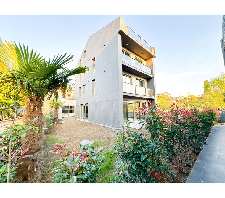 PEARL ZEKERİYAKÖY'DE SATILIK 6+2 SIFIR ASANSÖRLÜ FOURLEKS VİLLA