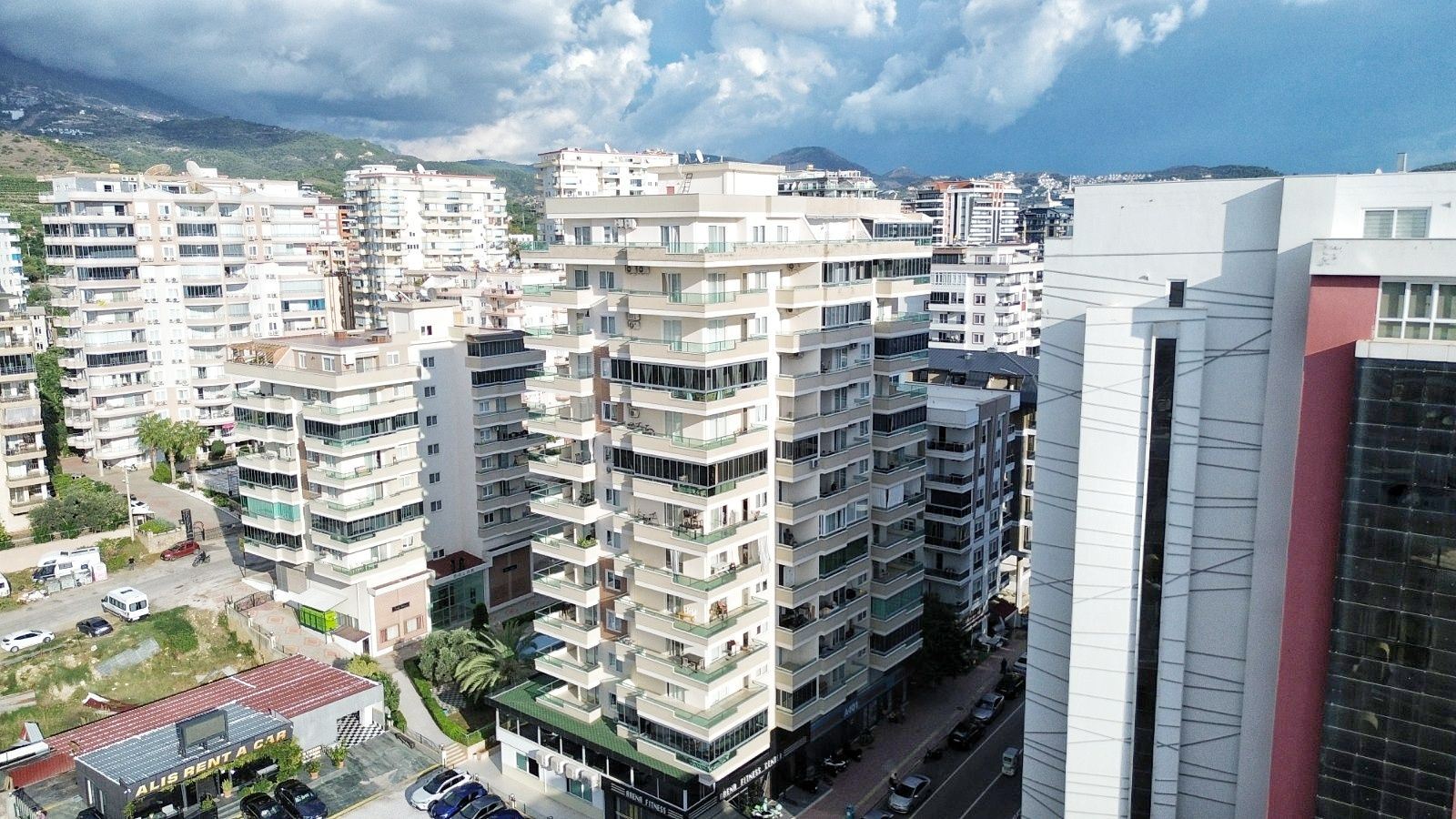 ALANYA MAHMUTLARDA DENİZE 500M LÜKS EŞYALI 1+1 SATILIK DAİRE