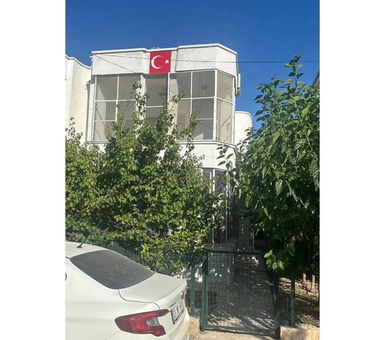 Mersin Taşucu Mavi Dünya Sitesi’nde Sahile Yakın Satılık Dubleks Yazlık – 3+1 – Bakımlı