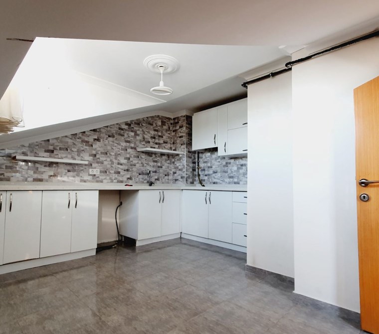 Üsküdar Ferah Mah Çatı Kat Manzara 1+1 Kiralık Daire Enta Emlak