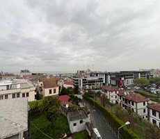 TRABZON GÜLBAHARHATUN MAH.ORTAHİSAR BELEDİYESİ KARŞISI 2+1 ÇATI KATI