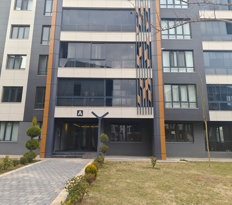 EMLAK 72 'DEN YDM FLORAWEST SİTESİNDE SIFIR LÜKS SATILIK DAİRE