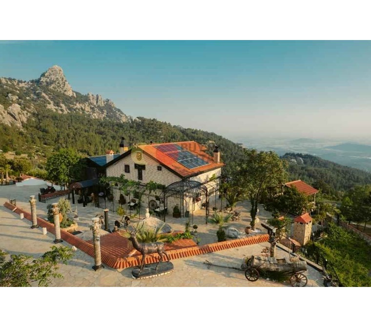 آشیانه عقاب در دامنه کوه‌های توروس | خانه روستایی برای فروش در آنتالیا با منظره دریا