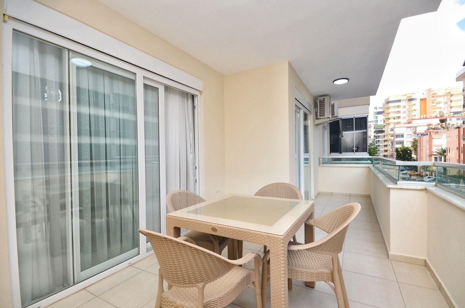 ALANYA MAHMUTLARDA DENİZE 500M LÜKS EŞYALI 1+1 SATILIK DAİRE