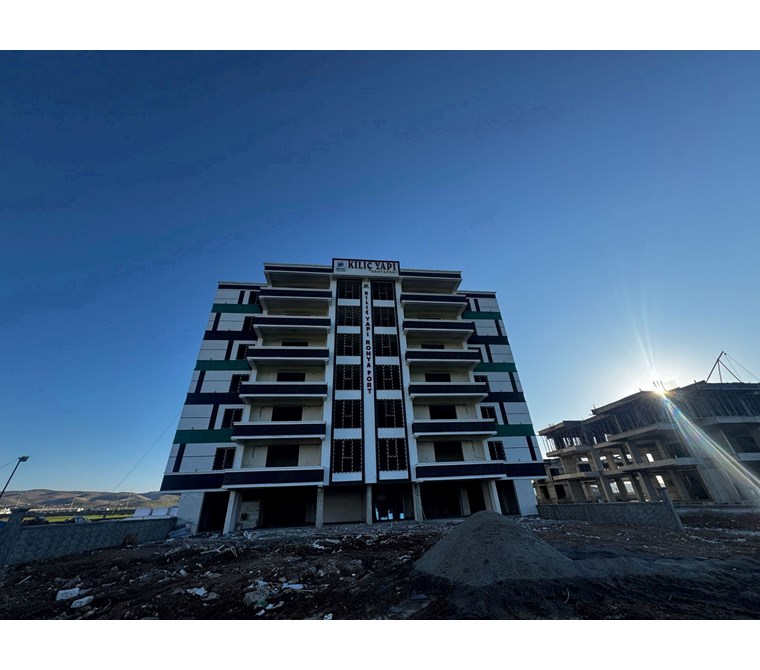 EMLAK 72DEN HASANKEYF YOLU ÜZERİNDE SATILIK DAİRE