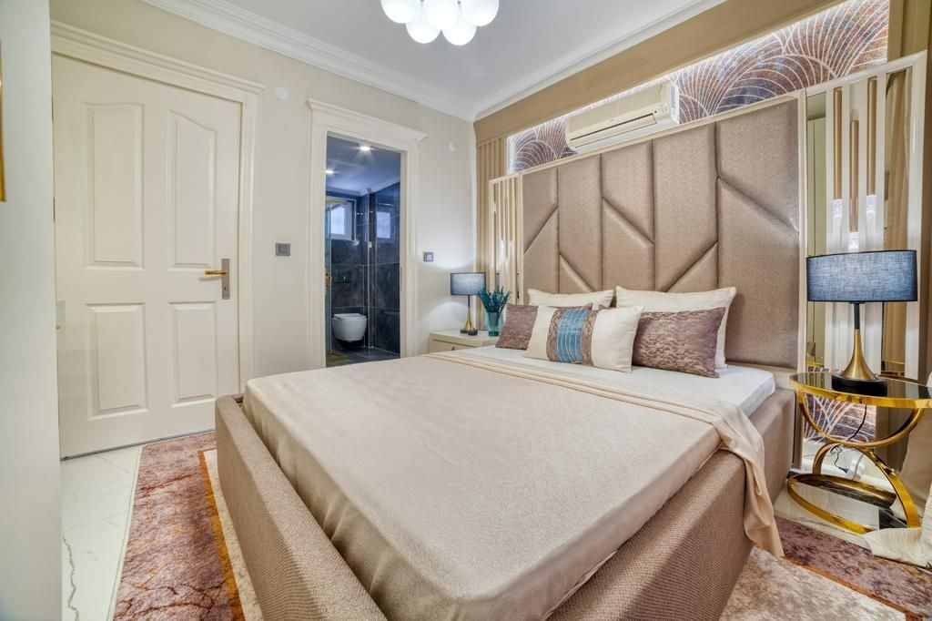 ALANYA TEPE’DE KAPANMAZ PANORAMİK DENİZ VE KALE MANZARALI LÜKS 3+1 DAİRE