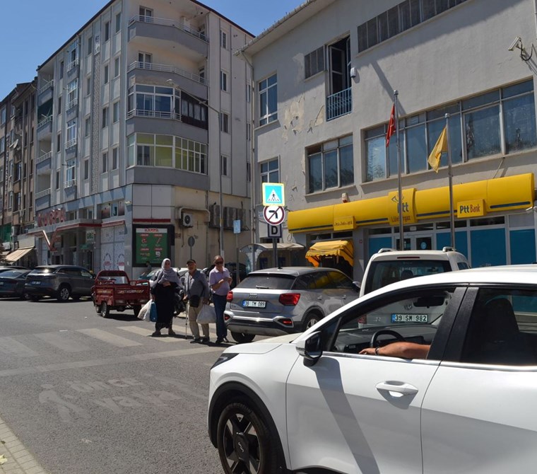 Lüleburgaz Yımaz mah Çarşı merkezde Satılık bodrumlu iş yeri