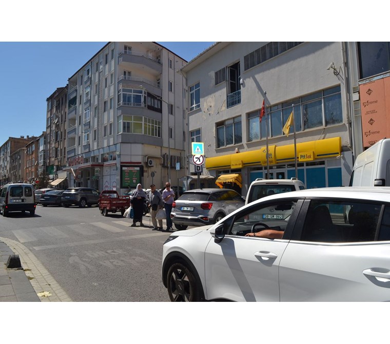 Lüleburgaz Yımaz mah Çarşı merkezde Satılık bodrumlu iş yeri