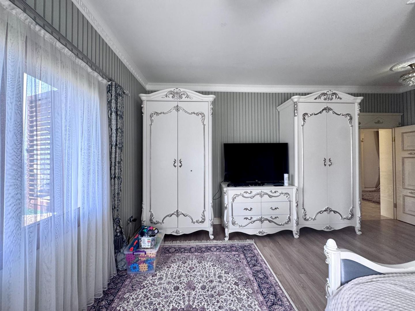Property-photo