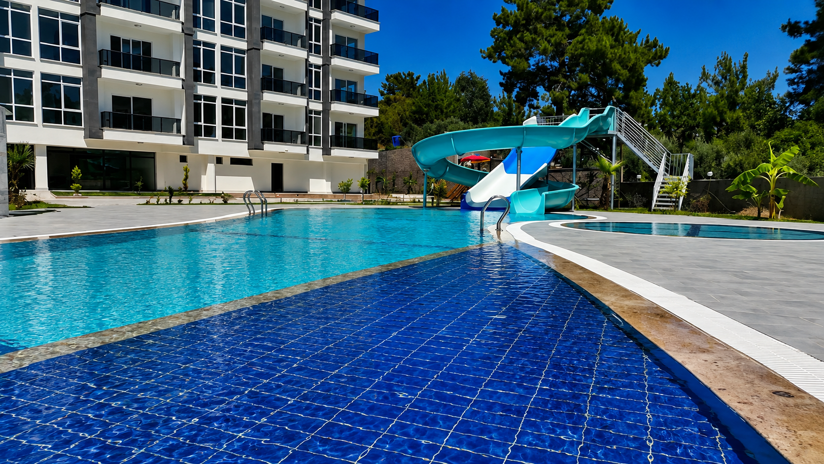 ALANYA AVSALLARDA HAVUZ MANZARALI LÜKS KOMPLEKSTE 1+1 SATILIK DAİRE