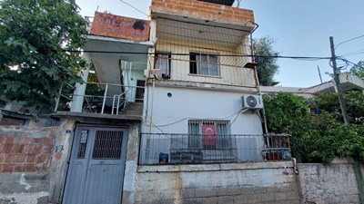 ADANA SEYHAN CEMALPAŞA'DA KENTSEL DÖNÜŞÜM ALANINDA YATIRIMLIK 3 KATLI EV VE ARSASI