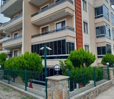 GÖLCÜK'TE ULAŞIMI KOLAY SİTE İÇİNDE 3+1 BAHÇE DUBLEKS DAİRE
