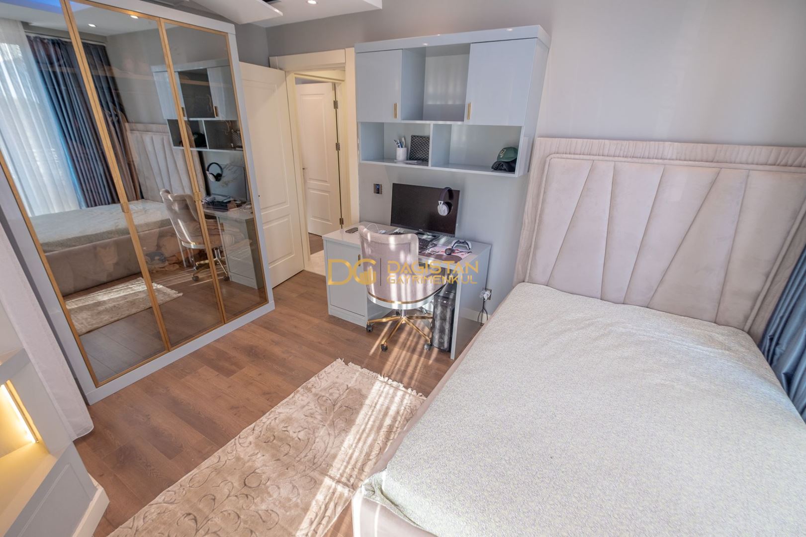 Property-photo