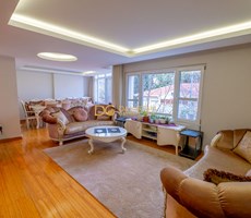 Florya Merkezde Orman Yanı Yenilenmiş 4+2 Üst Dubleks 280 m2