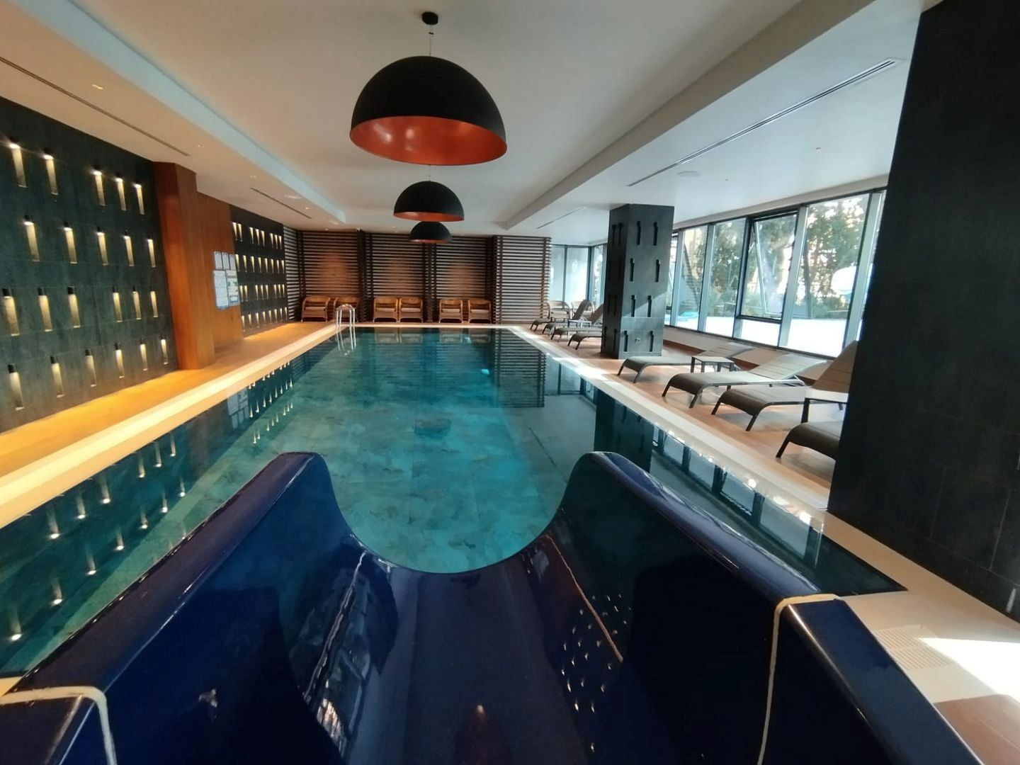 ALANYA MAHMUTLARDA MUHTEŞEM DENİZ MANZARALI FULL EŞYALI 2+1 SATILIK DAİRE