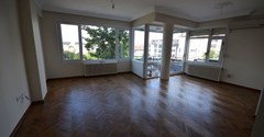 Acıbadem'de Masrafsız 3+1 Balkonlu Kiralık Daire