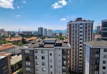 KARTAL'DA DENİZ MANZARALI, HAVUZLU, MARMARAY’A YAKIN 3+1 DAİRE