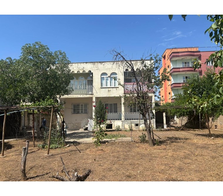 EMLAK 72 DEN ÇAMLICA MAHALLESİNDE SATILIK MÜSTAKİL EV