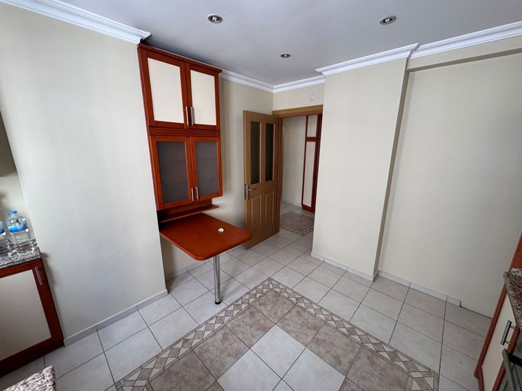 Caddebostan Sahil Göztepe Parkı Karşı Sokağında